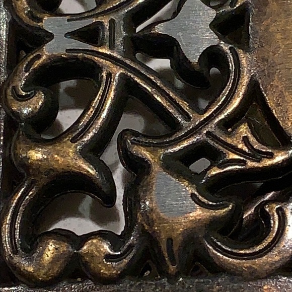 Buckle - Picture 3 of 5